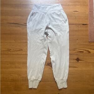 Athleta light beige elastic waist pull on high rise activewear joggers SIZE S